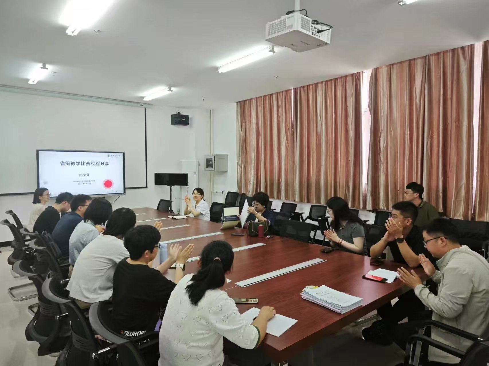马克思主义学院举办“杏林铸魂大讲堂”专题讲座